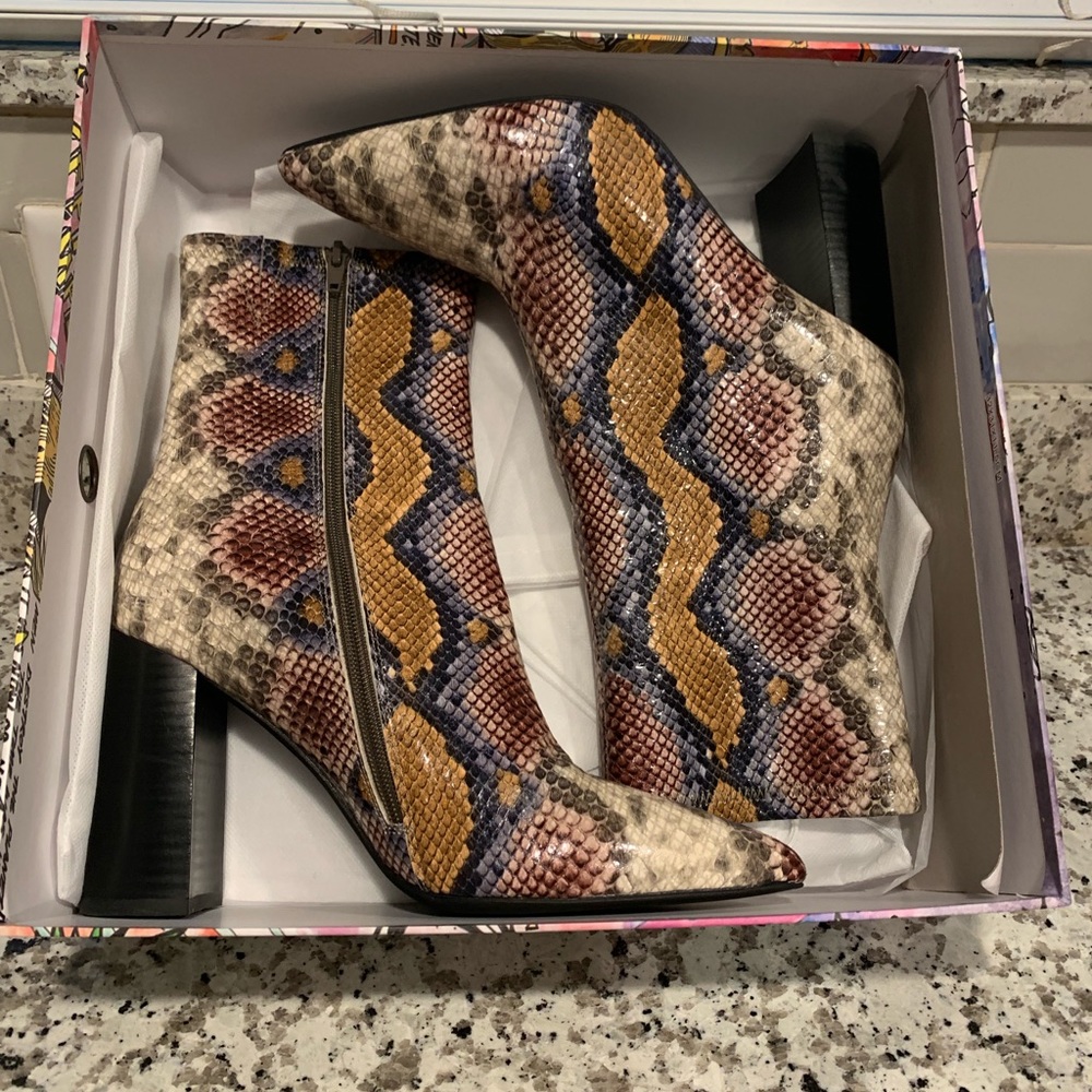Jeffrey Campbell SIREN Snakeskin Bootie 9W - Picture 2 of 5